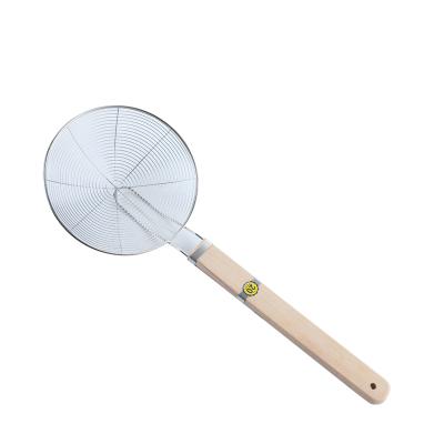 China Sale Food Noodle Sieve Mesh Wire Kitchen Colander Handle Stainless Steel Viable Hot Filter Fried Sieves Wooden Sieve for sale