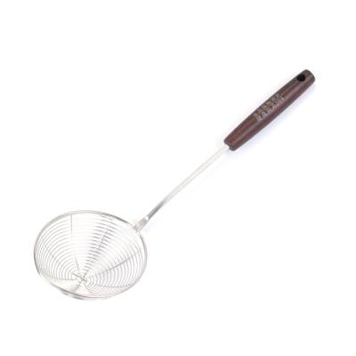 China Viable 304 Chinese Style Hot Pot Sieve Colander Food Strainer Stainless Steel Fine Mesh Sieve With Wooden Handle for sale