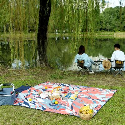 China FREESOUL Custom Printed Family Size Picnic Rug Washable For 6 Eco-Friendly Waterproof Kids Play Blanket for sale