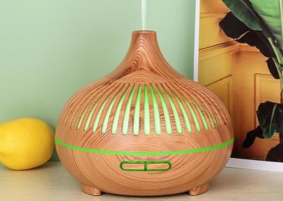 China humectador fresco de la niebla del difusor de madera hueco ultrasónico del aroma 500ml con el Presidente de Bluetooth en venta