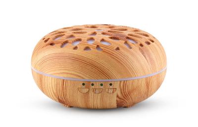 China humidificador personalizado ultrassônico do ar da lâmpada do diodo emissor de luz de 350ml Logo Wood Grain Hollowed Colorful à venda