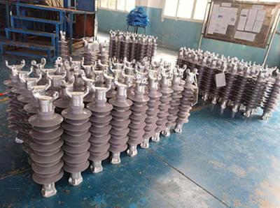 China 69KV 9.5KN Transmission Line Post Insulators With Vertical Clamp for sale