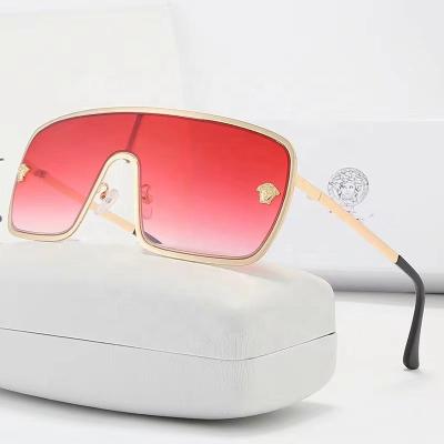 China Fashion Sunglasses 2022 Luxury New Trendy Oversized Flat Gradient Sun Glasses Vintage Brand New Shades Glass For Men Women Eyewear for sale