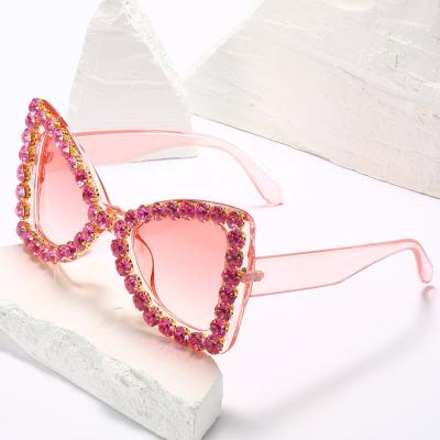 China Women 2022 New Arrival Rhinestone Decor Fashion Sunglasses Women Edge Diamond Crystal Butterfly Wing Shape Sunglasses for sale