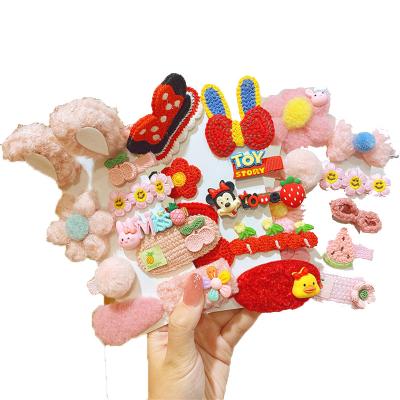 China Sweet Hot Sale Winter Children Clips Fancy Hair Accessories Girls Hair Accessories Cloth Baby Hair Clips for sale