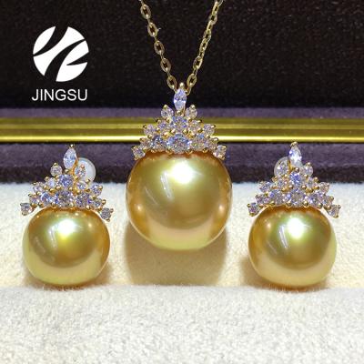 China Vintage Natural Gold Color Charm Dangle Stud Earrings Sets Elegant 18K Gold South Sea Pearl Gift For Women Trendy Design for sale