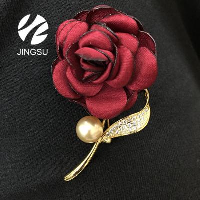 China Fashionable wholesale handmade flower and natural south sea gold color pearl with copper design with silver plated prongs for sale