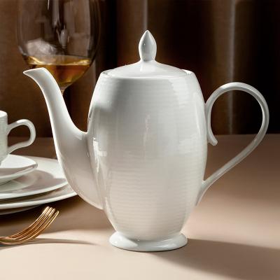 China WITH LID OEM ODM Accepted YAYU Style Porcelain Western Sensitive Porcelain Pottery Tableware White Teapot For Restaurant Cafe Ceramic Pot for sale