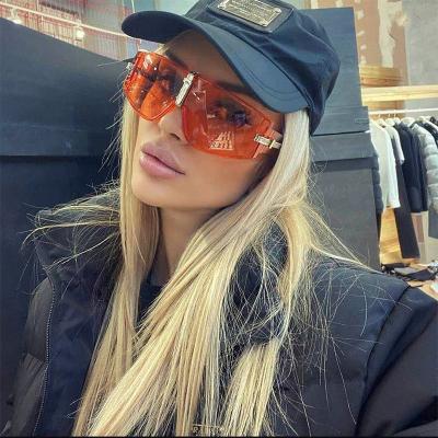 China Fashion sunglasses 2021 fashion frame the big shading oversized vintage square summer sunglasses women custom made for sale