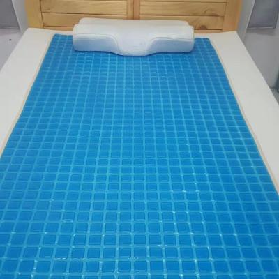 China Multifunctional Cooling Gel Topper Hot Sale Summer Midday Cutout Memory Foam Cooling Topper for sale