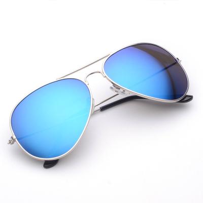 China 2022 Classic Fashion Fashion Pilot Sunglasses Men Wholesale Metal Frame Sunglasses and Women's Sunglasses for sale