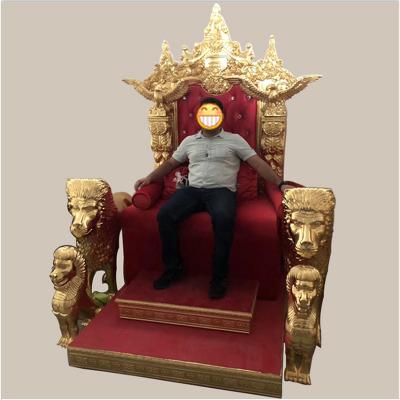 China Luxurious Carved Barcelona Chair Gold Frame King Chair Church Chairs for sale