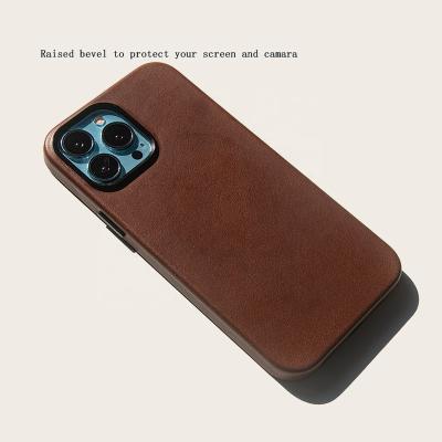 China Custom Real Full Grain Wax Luxury Genuine Oil Leather Cow Leather Phone Case with Magnetic for iphone 13 pro max for sale