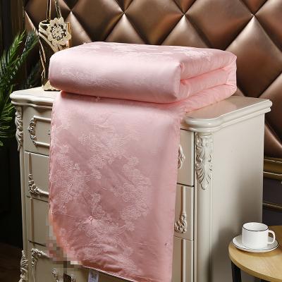 China Home Best Quality Cheapest Price Four Seasons Mulberry Silk Queen King Size Quilt for sale