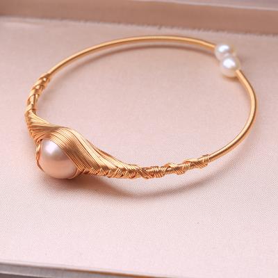 China Simple Style 14K GoldWi Re Strings White Baroque Freshwater Pearl Bead Bracelet Vintage Style Adjustable Pearl Bracelet for sale