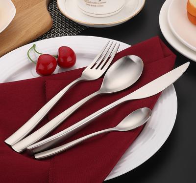 China Durable Satin Polish Hammered Cutlery Set Stainless Steel With Gift Box for sale