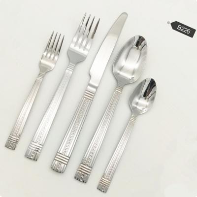 China Sustainable 72 pcs stainless steel cutlery set with handle has distintive design lines for sale