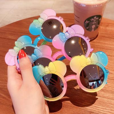 China Cute Fashion Sunglasses Kids Princess Gradient Cartoon Sunglasses Boys And Girls Colorful Kids Party Sunglasses 2022 Fashion for sale