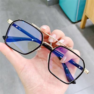 China Women's Irregular Polygon Mirror Fashion Flat Metal Frame Reading Glasses Glasses Wholesale Light Anti-blue Glasses 2022 for sale