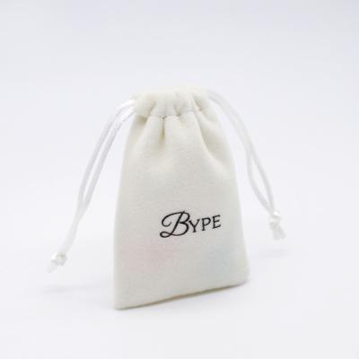 China Jewelry Packaging Bags 2021 Custom Jewelry Ring Bracelet Pocket Bunch Drawstring Long Plush Fabric Bags for sale