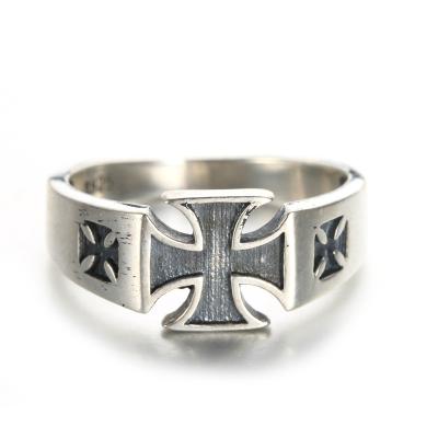 China Vintage Fashion Jewelry 925 Sterling Silver Rings For Men's Black Cross Design Ring Knights Templar Rings Shape for sale