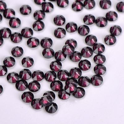 China Eco-friendly 8 Big And 8 Small Machine Cut Rhinestones 16Facets Fashionable High Quality Irons On Decoration Garment for sale