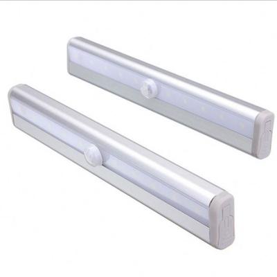 China Anywhere Sticker Rechargeable Led Light Bar Under Cabinet Lighting 22led Battery Lights Portable LED Tube Light for sale