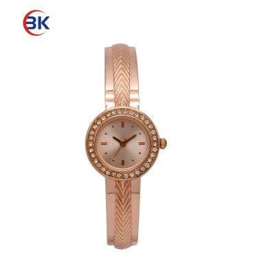 China Water Resistant Fancy Party Bracelets Watch Customizable Watch Alloy 800 for sale