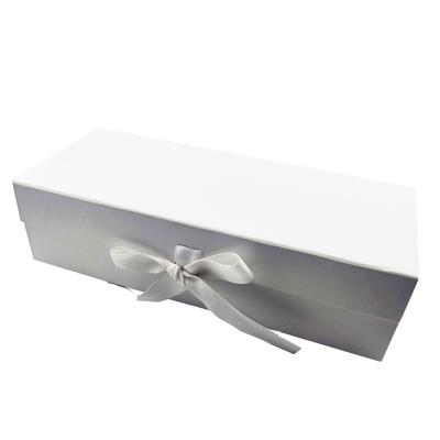 China Recyclable Custom Gift Packaging Collapsible Magnetic Gift Box With Ribbon Closure for sale