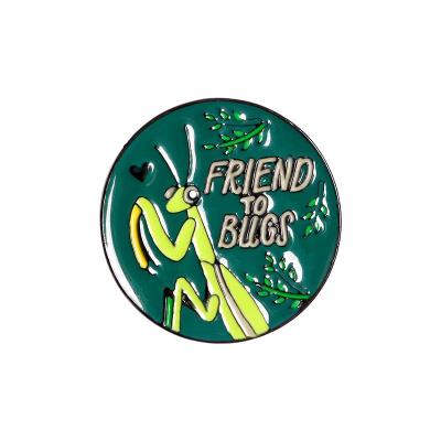 China ALLOY Praying Mantis Enamel Pin Green Round Brooch Shirt Lapel Pin Insect Badge Funny Jewelry Gift For Friends for sale