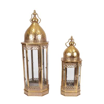 China Traditional Metal Aluminum Cladding Candle Holder Table Decor Golden Candle Lantern for sale