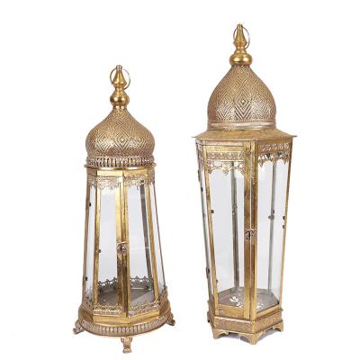 China Traditional New Design Large Metal Gold Candle Holder Table Decor Candle Lantern for sale