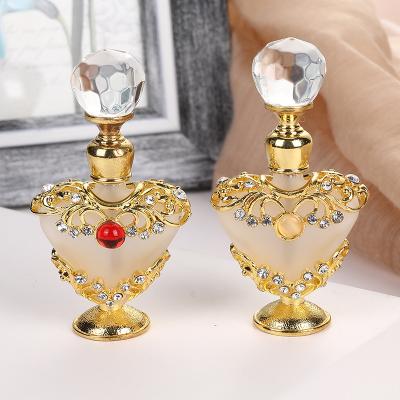 China Personal Care Vintage Perfume Bottle 5ml Small Size Victorian Shaped Exquisite Diamonds Embellished Essential Oil Empty Bottle for sale