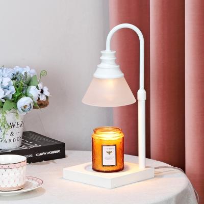 China Modern Wholesale Custom Electric Candle Warmers Lamp Metal Oil Burner Aromatherapy Lamps Gift Table Lamp for sale