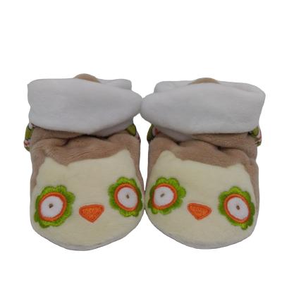 China Customized Anti-slippery Soft Sole Baby Walking Shoes Autumn Winter Cute Plush Indoor Cloth Sports Shoes for sale