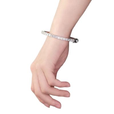 China FASHIONABLE 925 Moissanite Diamond Cuff Bracelet Silver Moissanite Bracelet for sale