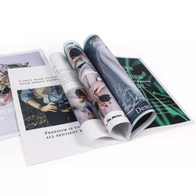 Cina Dimensione su misura Matte Softcover Brochure Booklet Printing in vendita