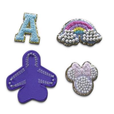 China Sustainable Design Embroidery 3D Beaded Pearl Flower Medh Chenille Glitter Heart Patch Pearl Letter Patches For Bag for sale