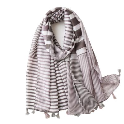 China 2021 Pakistani Polyester Fashion Scarf Hijab Printed Flower Scarf Shawl for sale