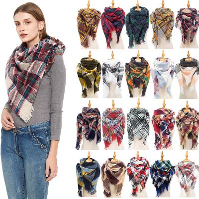 China Wholesale Trendy Fashion Winter Polyester Plaid Pattern Triangle Scarf for sale