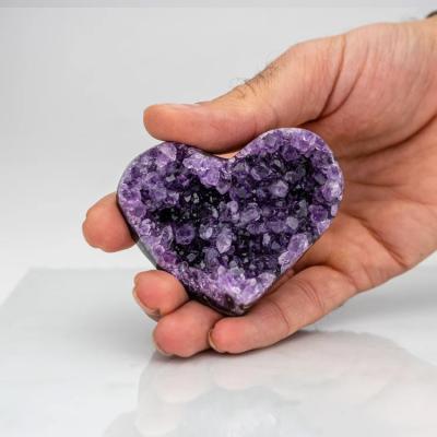 China Wholesale Bulk Europe Crystals Amatista Spiritual Spirit 1 Kg Small Amethyst Heart Group Heart Gemstone Quartz Stones Geode Healing for sale