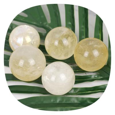 China Wholesale Bulk Crystal Natural Quartz Stone Crafts Europe Reiki Polished Cuarzoss Healing Crystal Balls Honey Calcite Sphere for sale