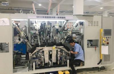 China De automatische Hoge Precisie van het Ultrasoon Lassenmateriaal voor Autobumpers Te koop