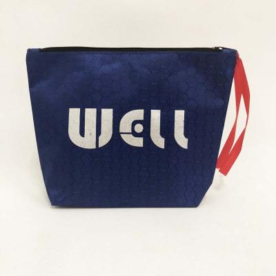 China Recyclable Wholesale Quality Cloth Zipper Pouch Travel Bule Cosmetic Bag Small Oxford Bag 420d Polyester Bag for sale