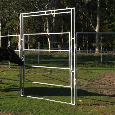 China 18M  HORSE ROUND YARD PANEL AND YARD ACCESSORIES Horse Stable for sale