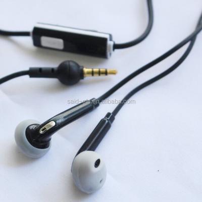 China New In-Ear Style Clip Mic Earphone Cell Phone Earphone For Gym Sports for sale