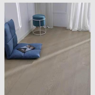 China Solid Color Modern European Soft White Three-Layer Modern Design Solid Color Plane Living Room Oak 3.0mm Wood Flooring for sale