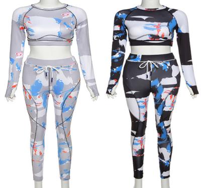 China 2 Piece Printed Anti-pilling Women's Quilting Long Sleeve Crop Top Pants Tracksuit for sale