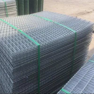 China Twill weave hot sale products electro galvanized welded iron wire mesh for field farm fence animal fence for sale