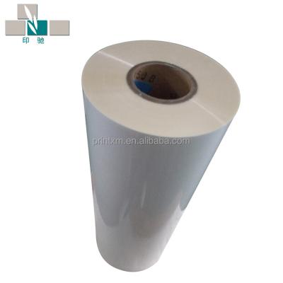 China Moisture proof 17~32 microns matte / glossy bopp thermal film roll for printing packaging lamination for sale